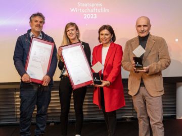 Tourismus-Staatssekretärin Susanne Kraus-Winkler verleiht den Staatspreis Wirtschaftsfilm an die Frl. Müller & Söhne Filmproduktion GmbH