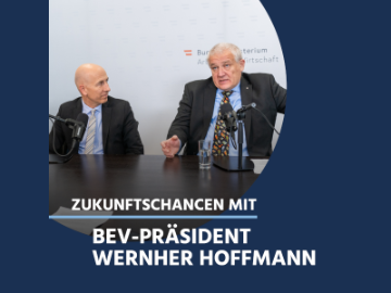 Bundesminister Martin Kocher und Präsident des Bundesamts für Eich- und Vermessungswesen Wernher Hoffmann im Gespräch
